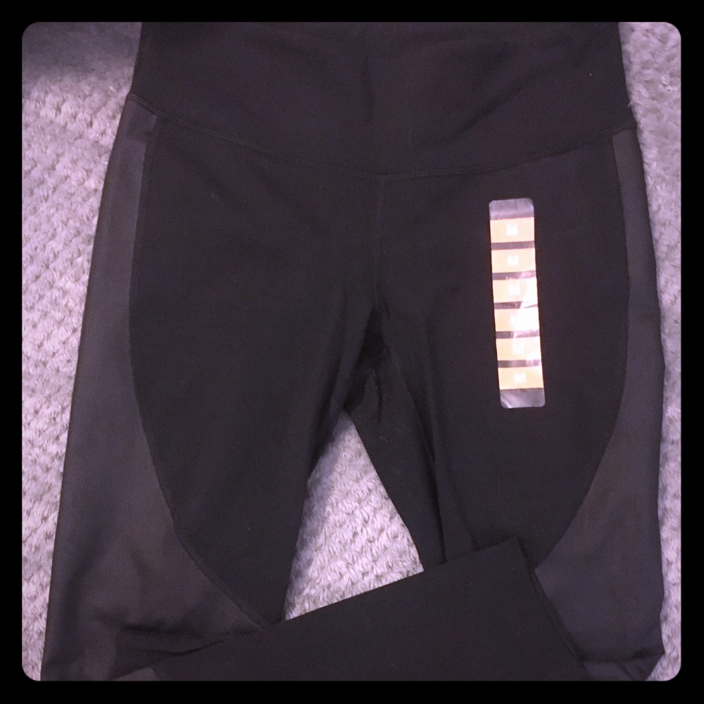 NWT BlAck capris